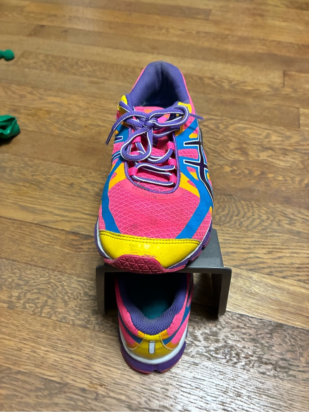 Asics Gel Extreme 33 pink shoes size 8.5